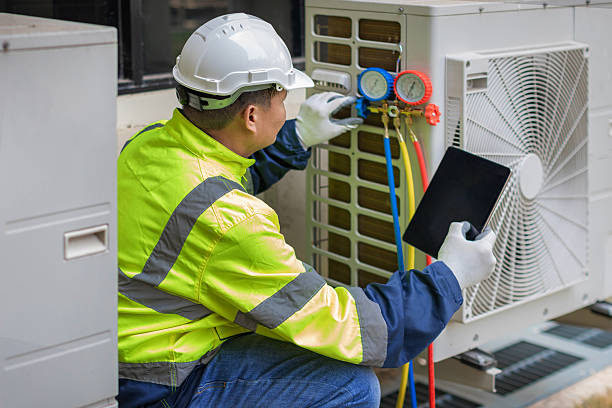 Professional Hvac technician working in Deerfield, MI